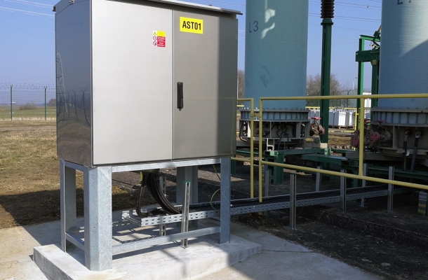 Skříň L2C2 pro dálkovou regulaci odboček regulačního vinutí vazebních transformátorů 110 kV